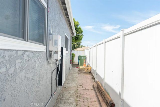 9700 S 5th Avenue, Inglewood, CA 90305