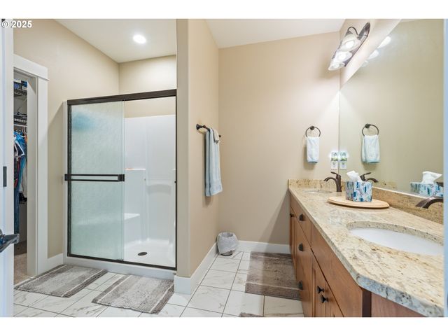 895 VALLEY VISTA St, Sutherlin, OR 97479