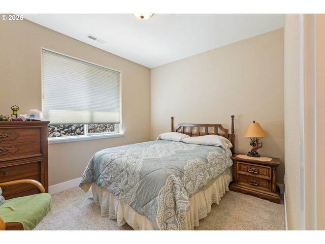 895 VALLEY VISTA St, Sutherlin, OR 97479