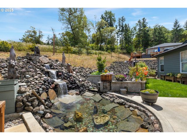 895 VALLEY VISTA St, Sutherlin, OR 97479