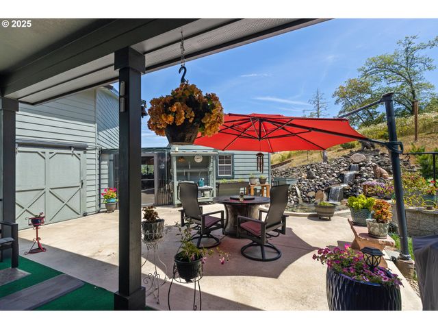 895 VALLEY VISTA St, Sutherlin, OR 97479