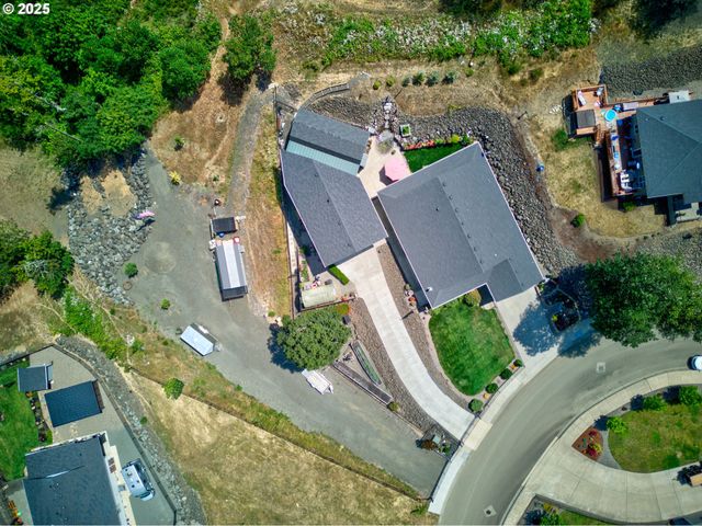895 VALLEY VISTA St, Sutherlin, OR 97479
