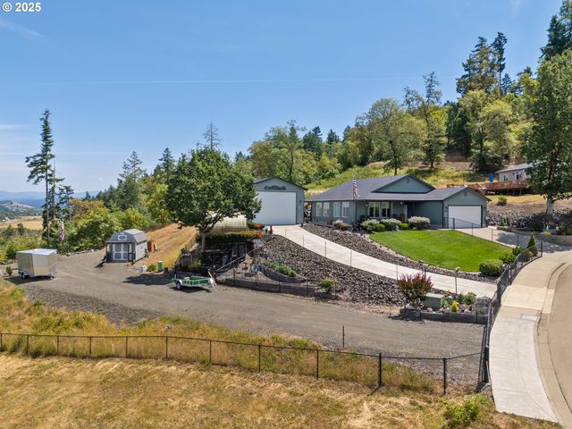 895 VALLEY VISTA St, Sutherlin, OR 97479
