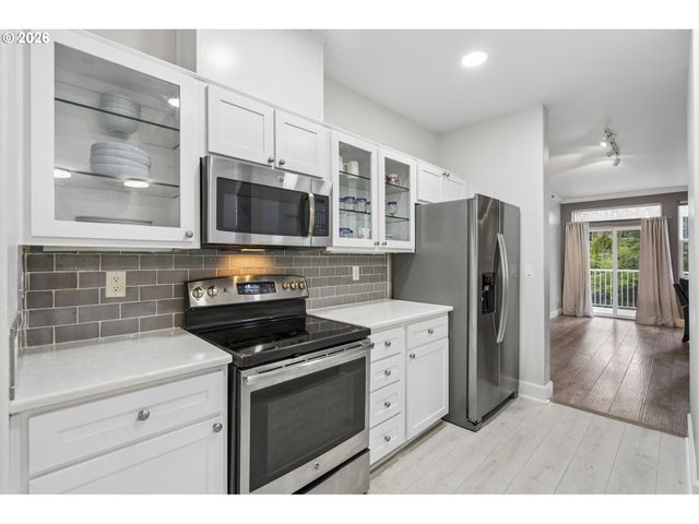 14172 Sw BARROWS Rd 1, Portland, OR 97223
