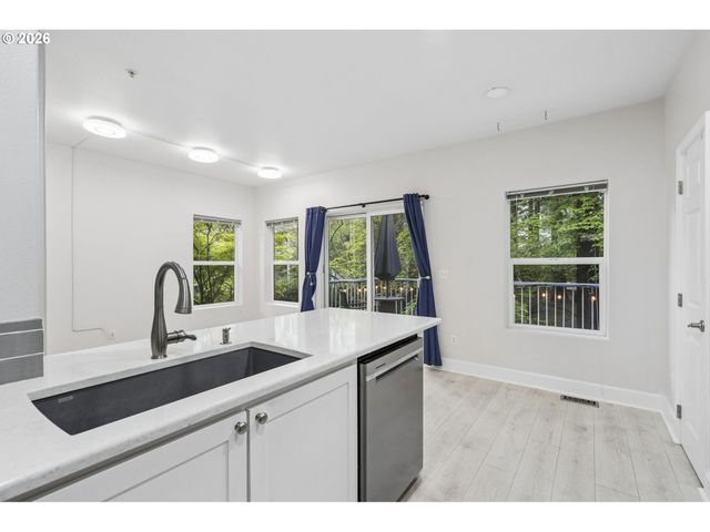 14172 Sw BARROWS Rd 1, Portland, OR 97223