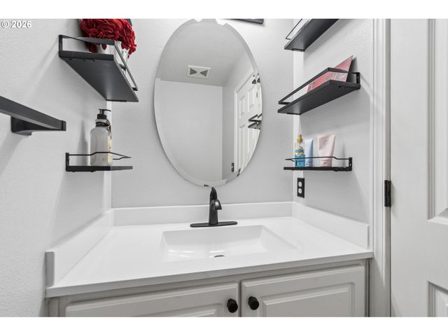 14172 Sw BARROWS Rd 1, Portland, OR 97223