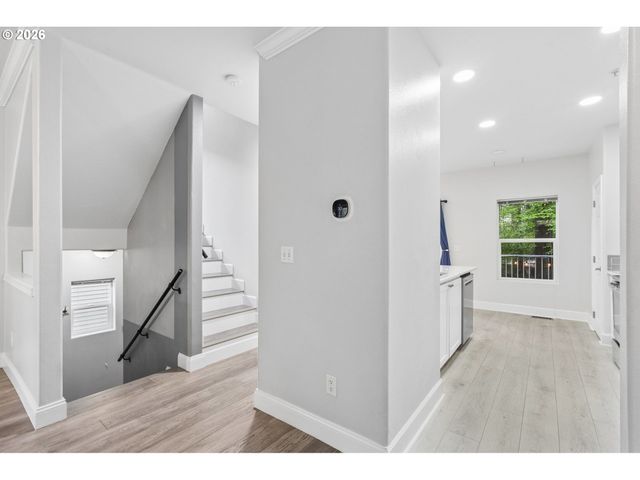 14172 Sw BARROWS Rd 1, Portland, OR 97223