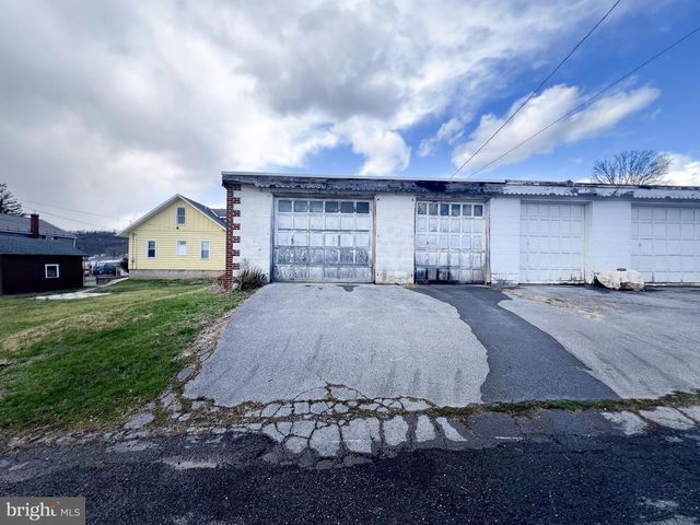 408 HARVARD ST, Lewistown, PA 17044