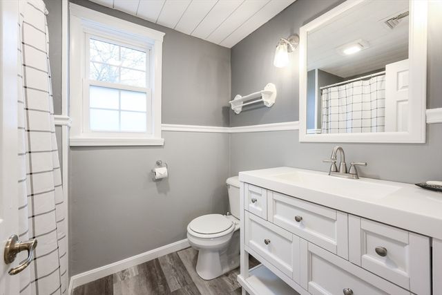 4 Roosevelt St, Wareham, MA 02571