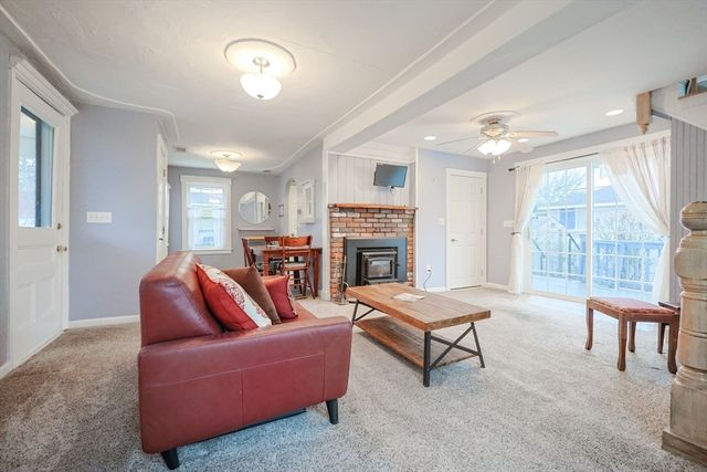 4 Roosevelt St, Wareham, MA 02571