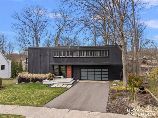 2631 Greentree Drive Se, City Of Grand Rapids, MI 49546