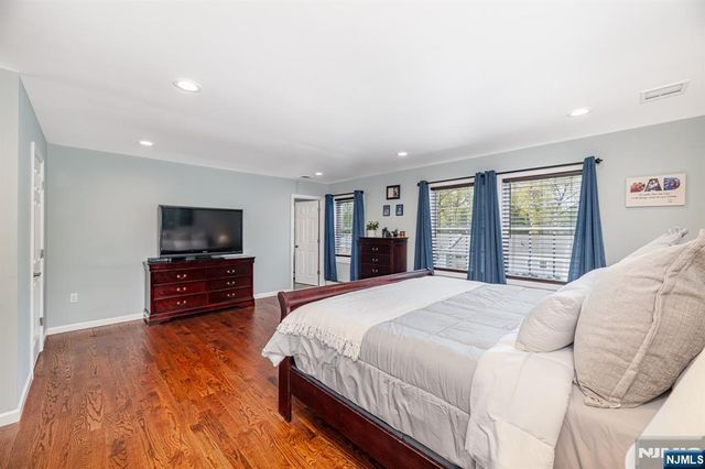 153 Howard Avenue, Rochelle Park, NJ 07662