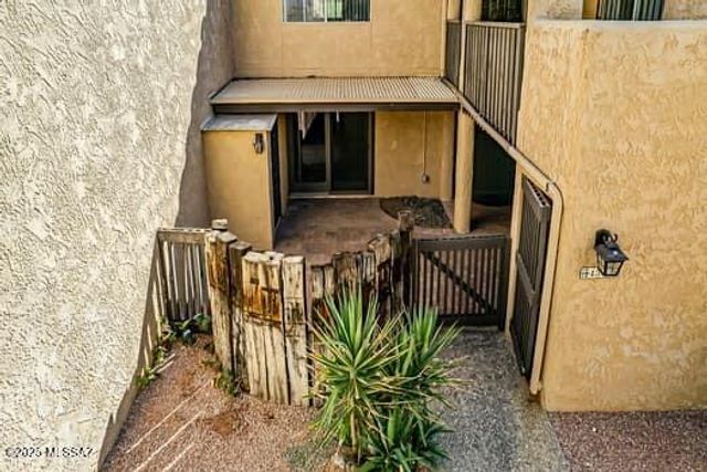 430 N Dodge Boulevard, Tucson, AZ 85716