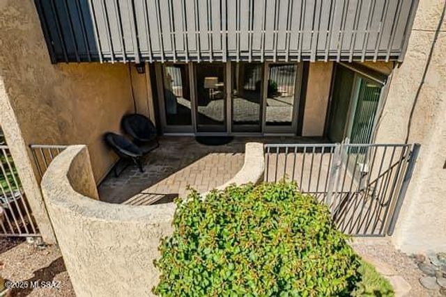 430 N Dodge Boulevard, Tucson, AZ 85716