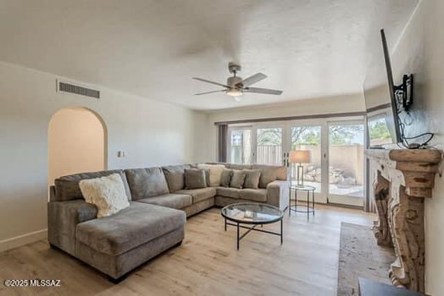 430 N Dodge Boulevard, Tucson, AZ 85716