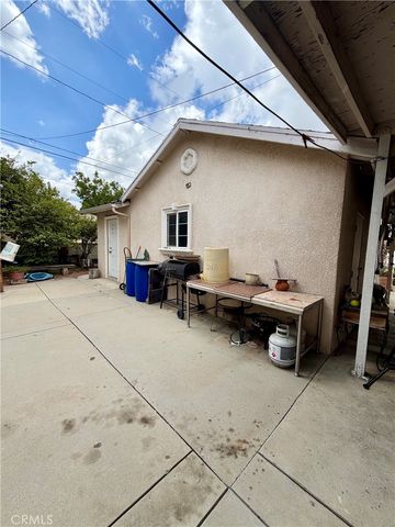 952 Orange Grove, San Fernando, CA 91340