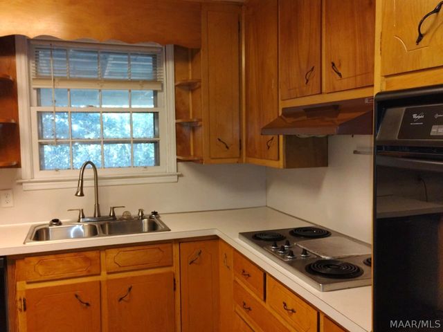 5761 Main Street, Millbrook, AL 36054