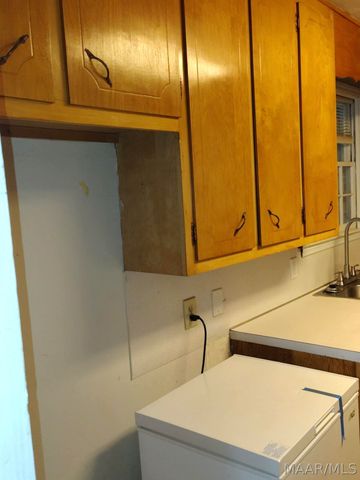 5761 Main Street, Millbrook, AL 36054