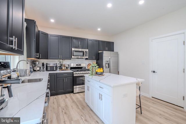 20 LINCOLN AVE, Sicklerville, NJ 08081