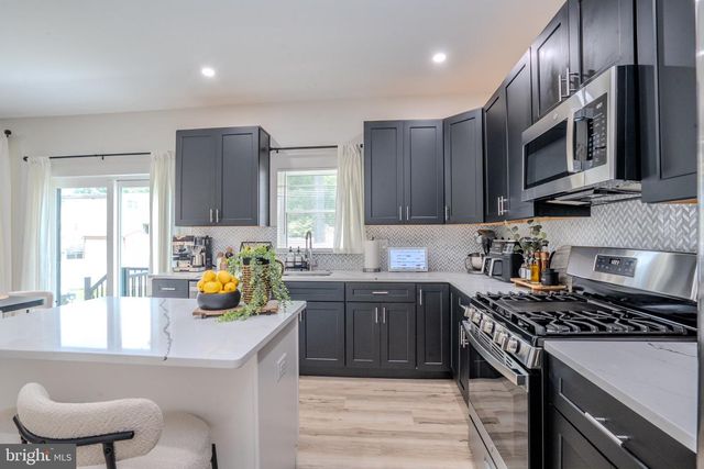 20 LINCOLN AVE, Sicklerville, NJ 08081