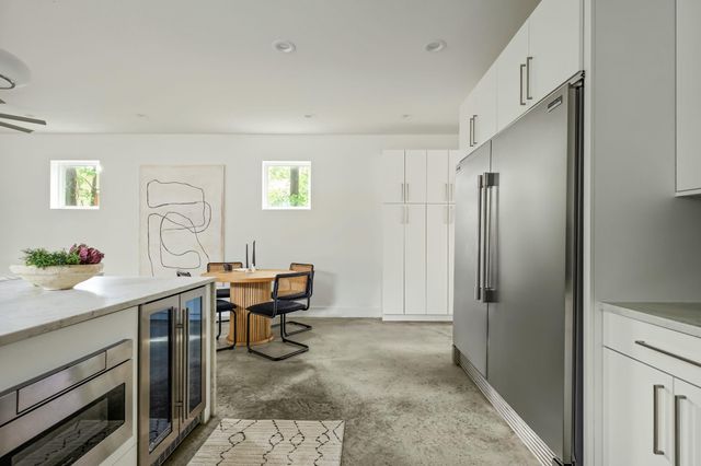 1182 Oakgrove Ave A, Austin, TX 78702
