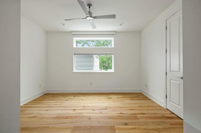 1182 Oakgrove Ave A, Austin, TX 78702