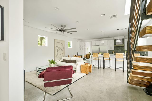 1182 Oakgrove Ave A, Austin, TX 78702