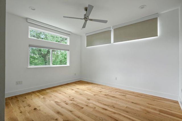 1182 Oakgrove Ave A, Austin, TX 78702