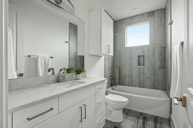 1182 Oakgrove Ave A, Austin, TX 78702