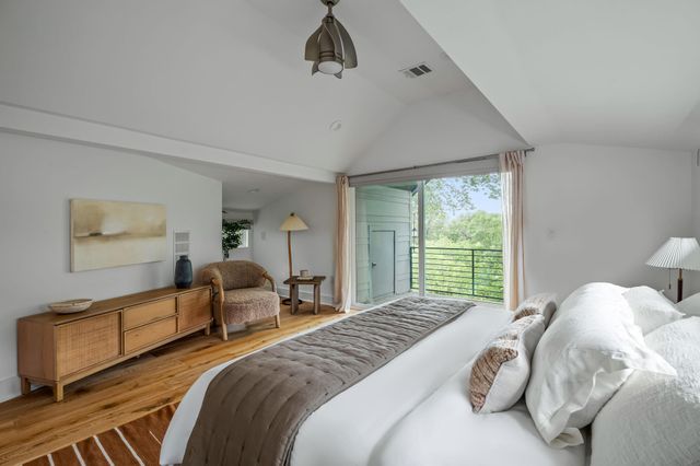 1182 Oakgrove Ave A, Austin, TX 78702