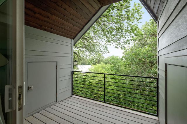 1182 Oakgrove Ave A, Austin, TX 78702