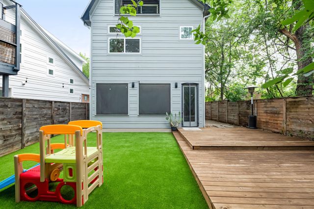 1182 Oakgrove Ave A, Austin, TX 78702