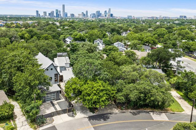 1182 Oakgrove Ave A, Austin, TX 78702