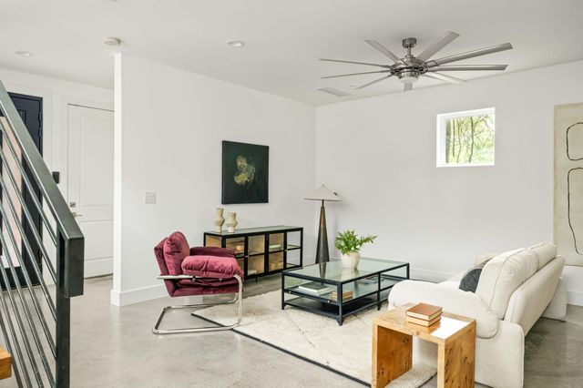 1182 Oakgrove Ave A, Austin, TX 78702