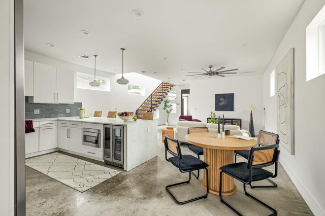 1182 Oakgrove Ave A, Austin, TX 78702
