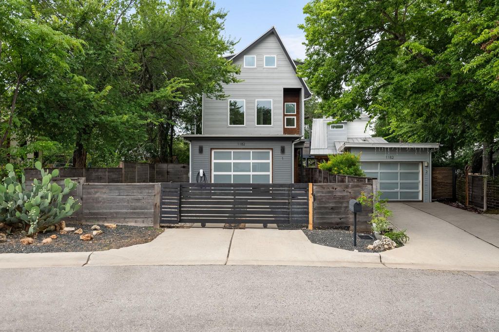 1182 Oakgrove Ave A, Austin, TX 78702