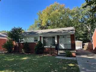 8981 Leverne, Redford, MI 48239