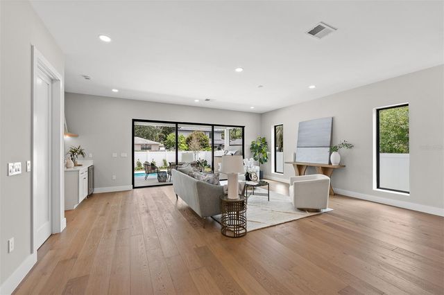 2103 GALE STREET, Orlando, FL 32803