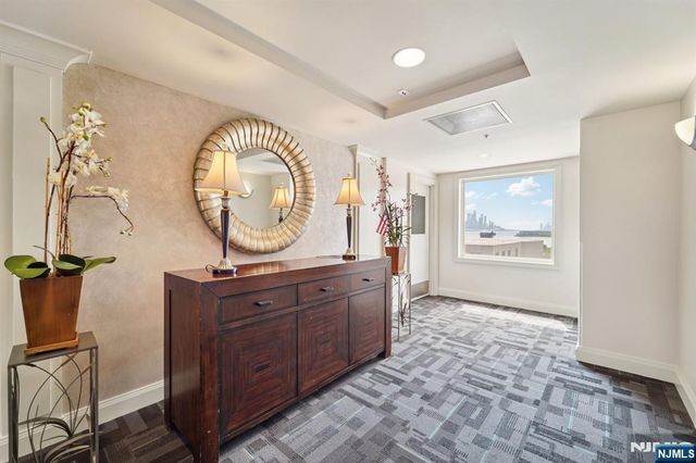 5311 City Place, Edgewater, NJ 07020