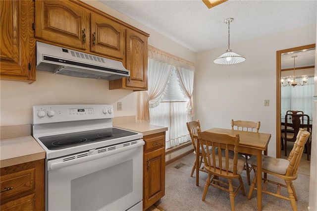 23985 W 57th Terrace, Shawnee, KS 66226