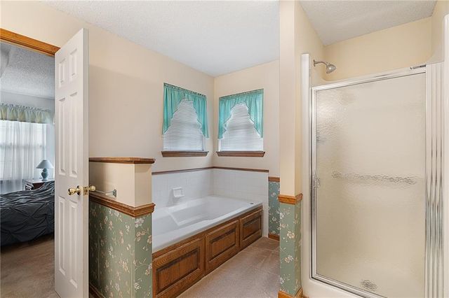 23985 W 57th Terrace, Shawnee, KS 66226