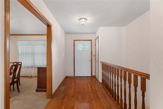 23985 W 57th Terrace, Shawnee, KS 66226