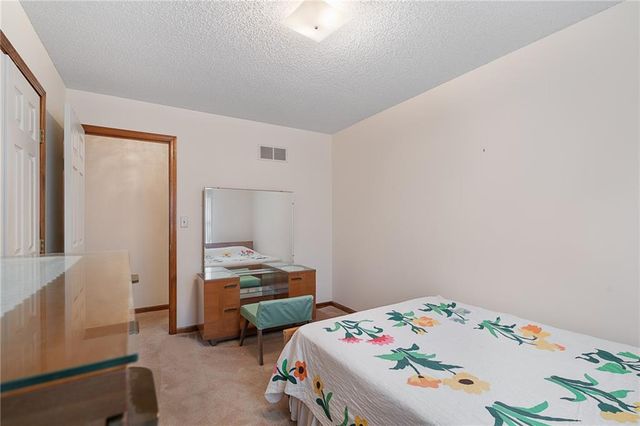 23985 W 57th Terrace, Shawnee, KS 66226