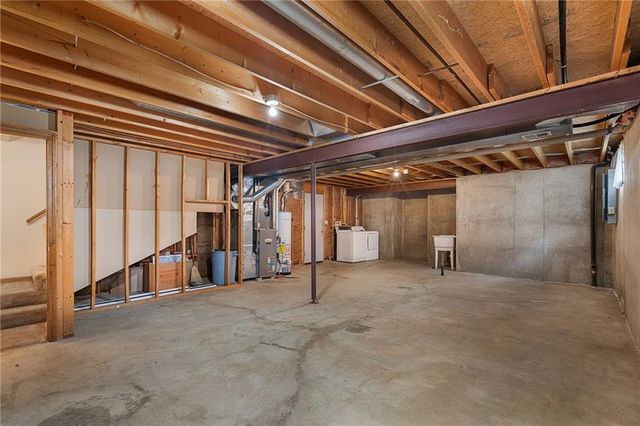 23985 W 57th Terrace, Shawnee, KS 66226