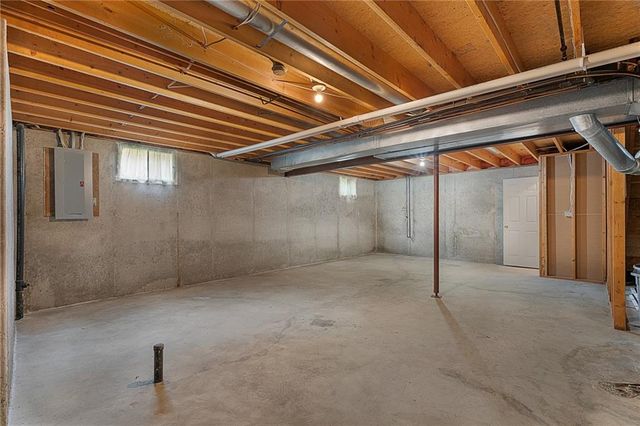 23985 W 57th Terrace, Shawnee, KS 66226