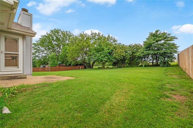 23985 W 57th Terrace, Shawnee, KS 66226