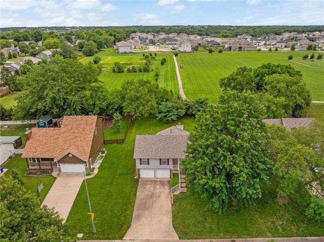 23985 W 57th Terrace, Shawnee, KS 66226