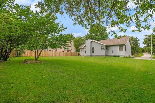 23985 W 57th Terrace, Shawnee, KS 66226