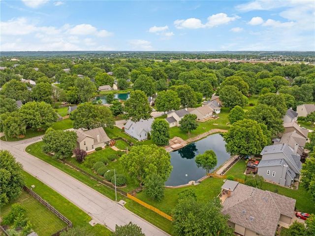 23985 W 57th Terrace, Shawnee, KS 66226