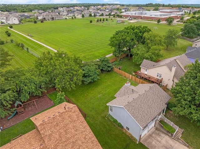 23985 W 57th Terrace, Shawnee, KS 66226